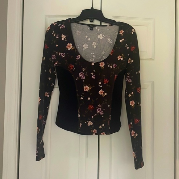 A Guess brand long sleeve shirt - Picture 1 of 2